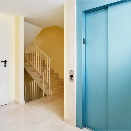 Royal Dreams & Costa Del Sol Apartment